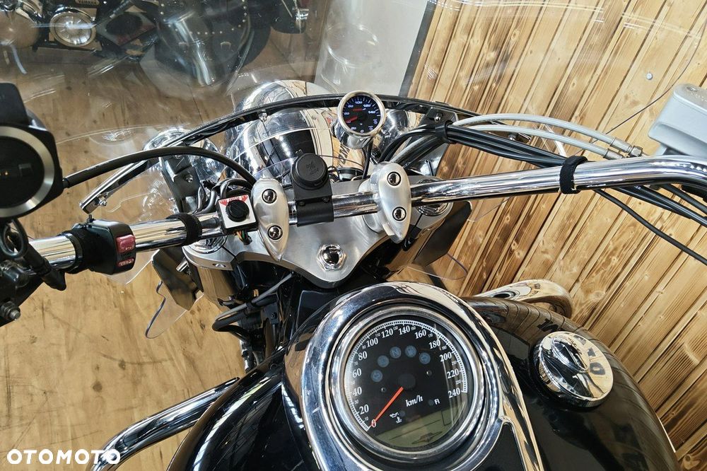 Suzuki Intruder - 25