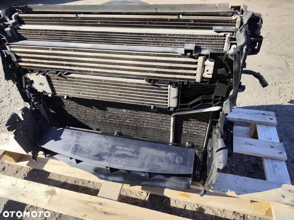 MERCEDES W204 C63 AMG PAS PRZEDNI CHŁODNICE KOMPLET - 4