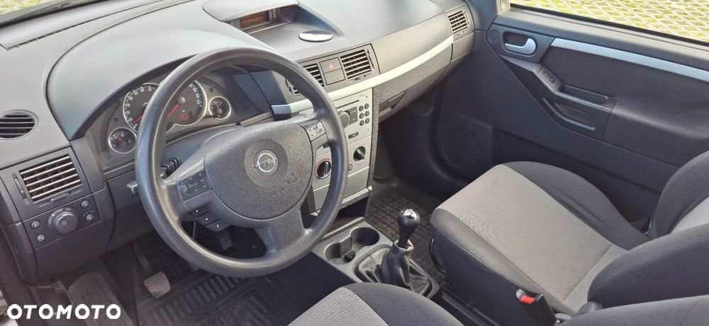 Opel Meriva 1.6 16V (Essentia) - 12