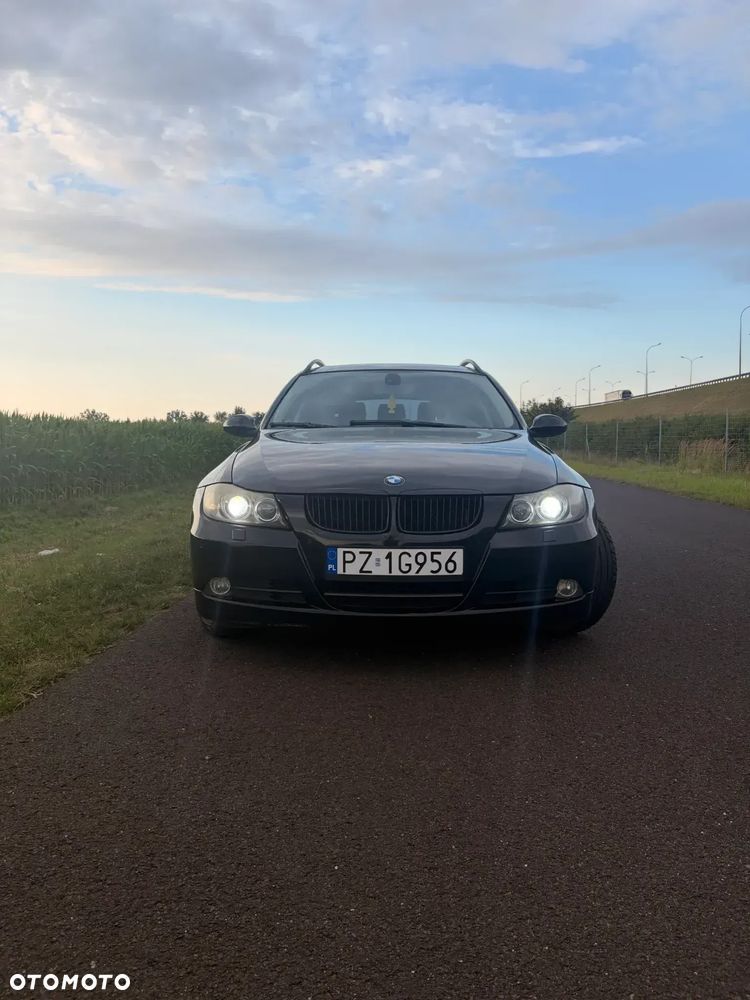 BMW Seria 3 325i - 2