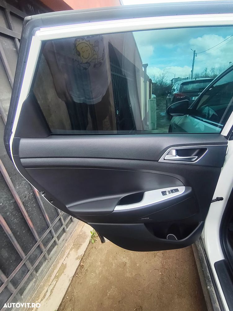 Hyundai Tucson 2.0 CRDI 4WD 8AT Premium - 30