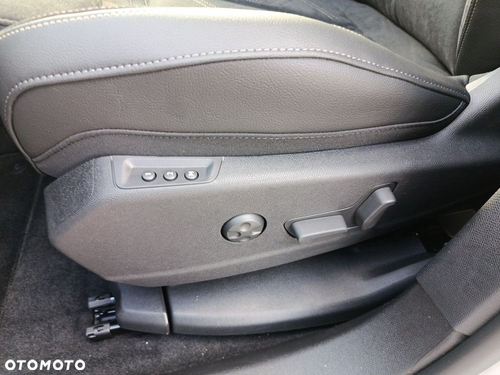 DS Automobiles DS 7 Crossback - 15