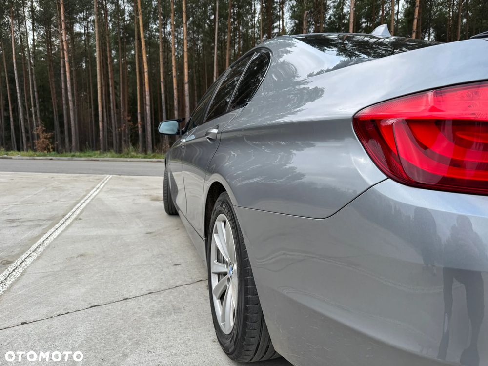 BMW Seria 5 525d xDrive Sport-Aut - 16