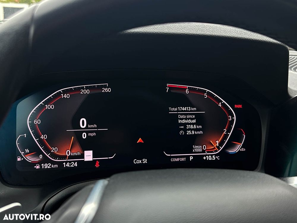 BMW Seria 3 330i xDrive AT - 13