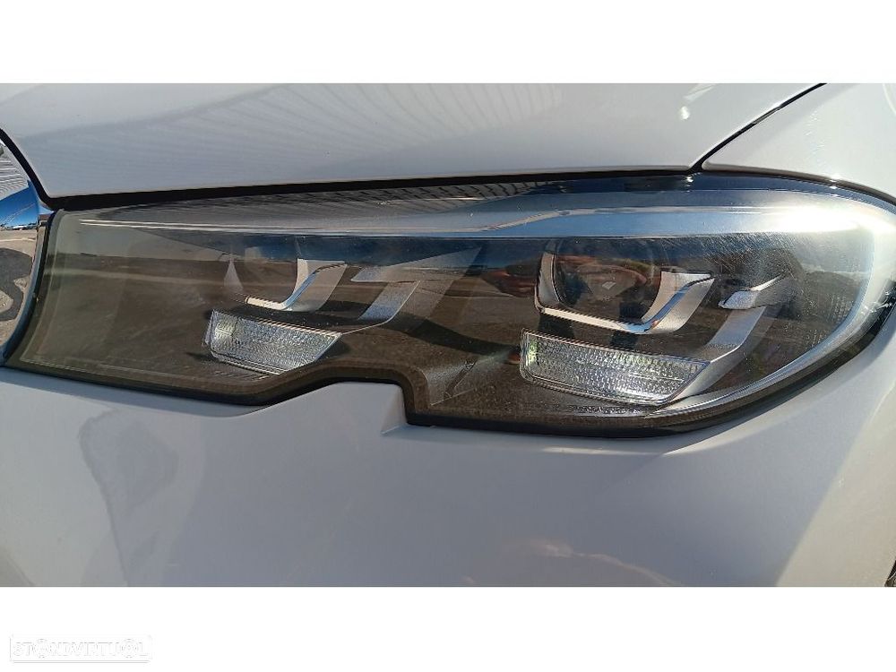 BMW 318 d Touring Auto - 24