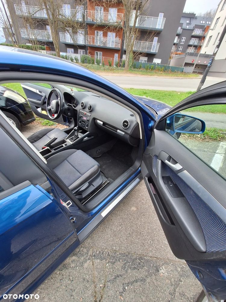 Audi A3 Sportback 1.6 FSI Ambition - 9