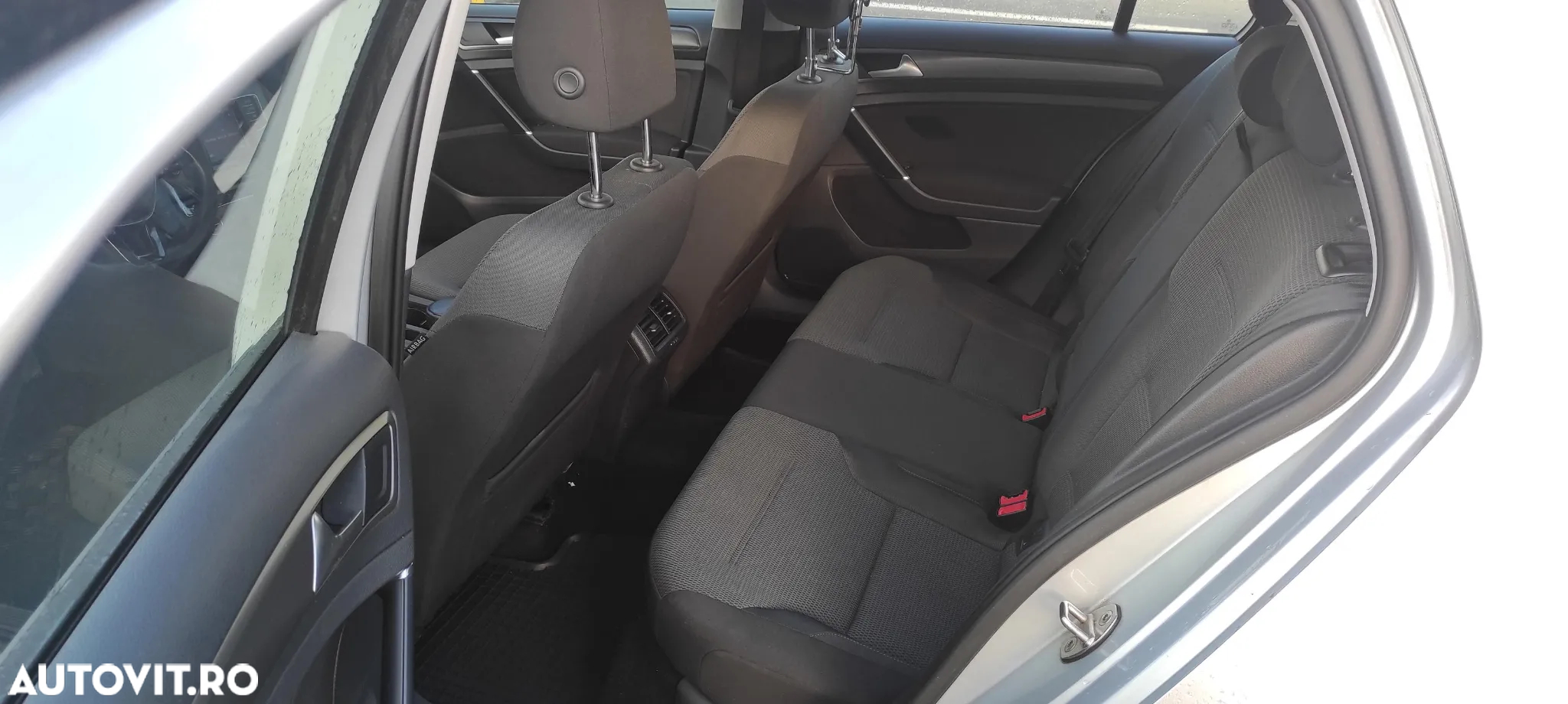 Volkswagen Golf 1.6 TDI DPF BMT Comfortline - 10