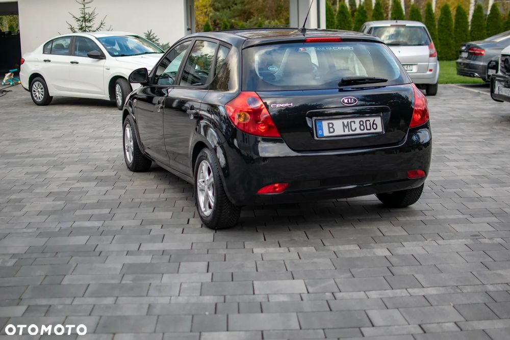 Kia Ceed - 19