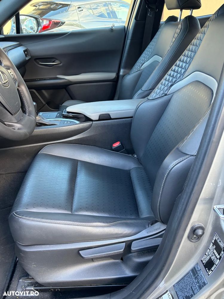 Lexus UX - 22