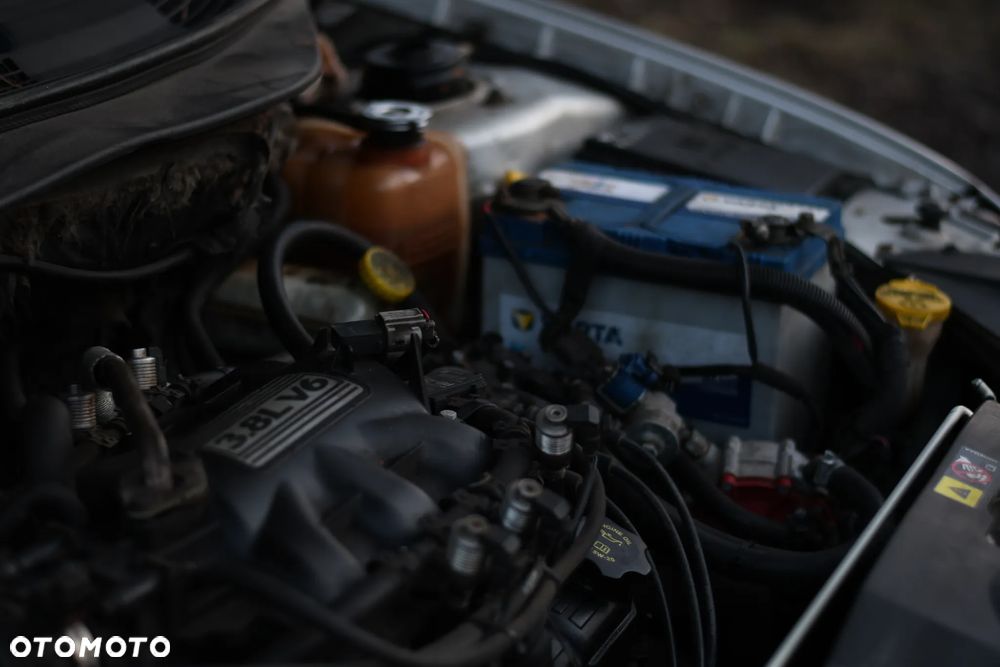 Chrysler Pacifica - 12