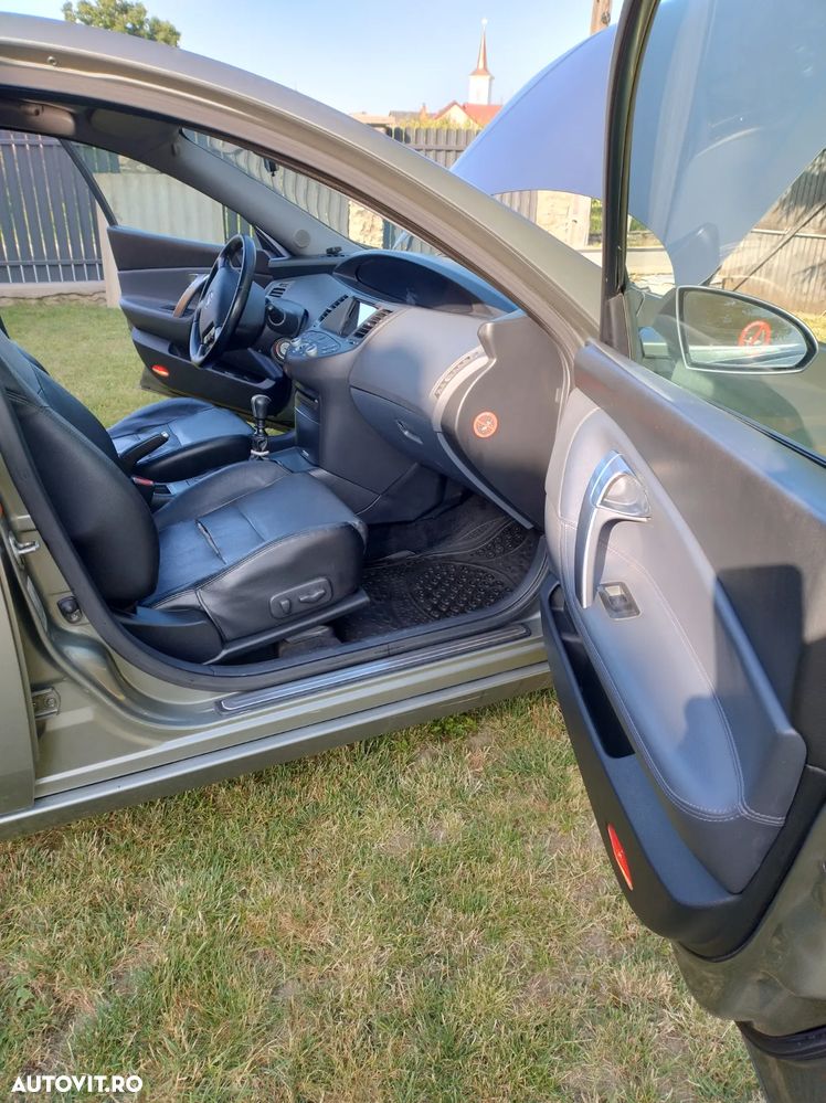 Nissan Primera - 5