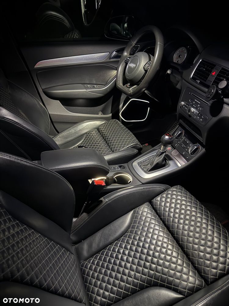 Audi RS Q3 2.5 TFSI quattro S tronic - 12