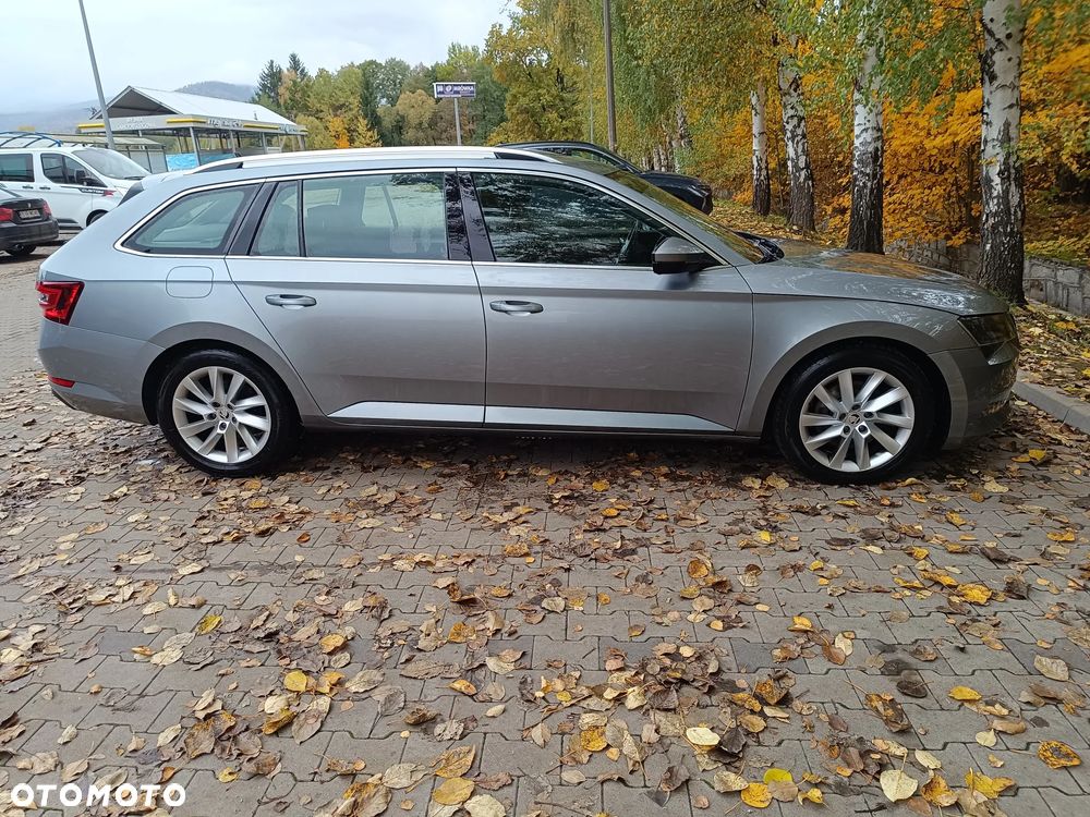 Skoda Superb 2.0 TDI Ambition DSG - 9