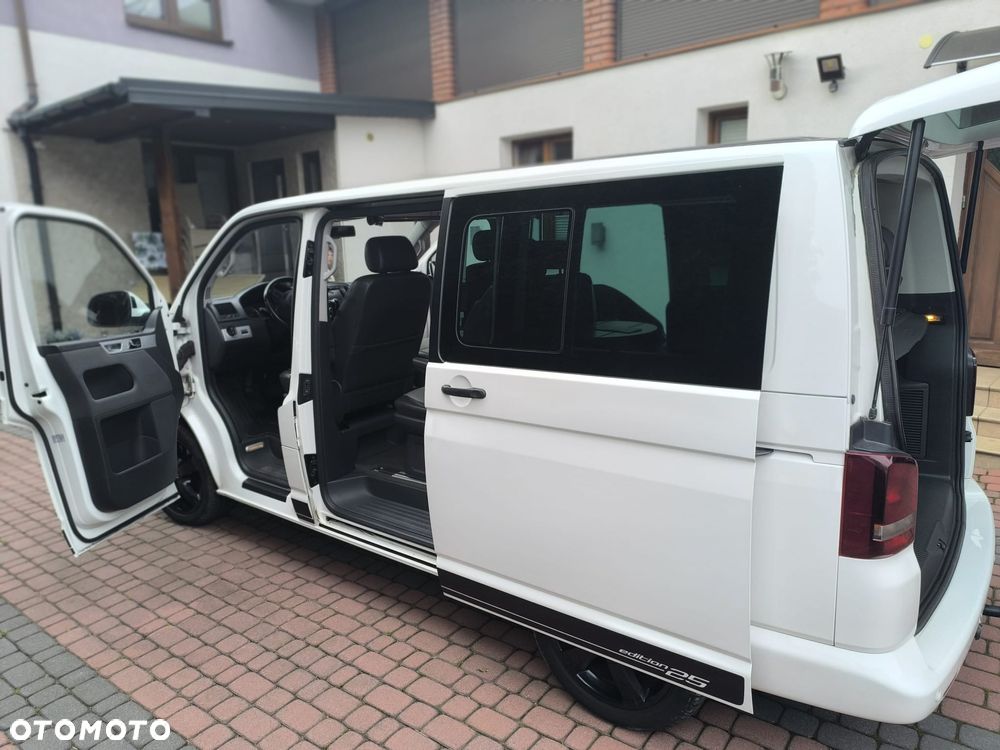 Volkswagen Multivan - 12