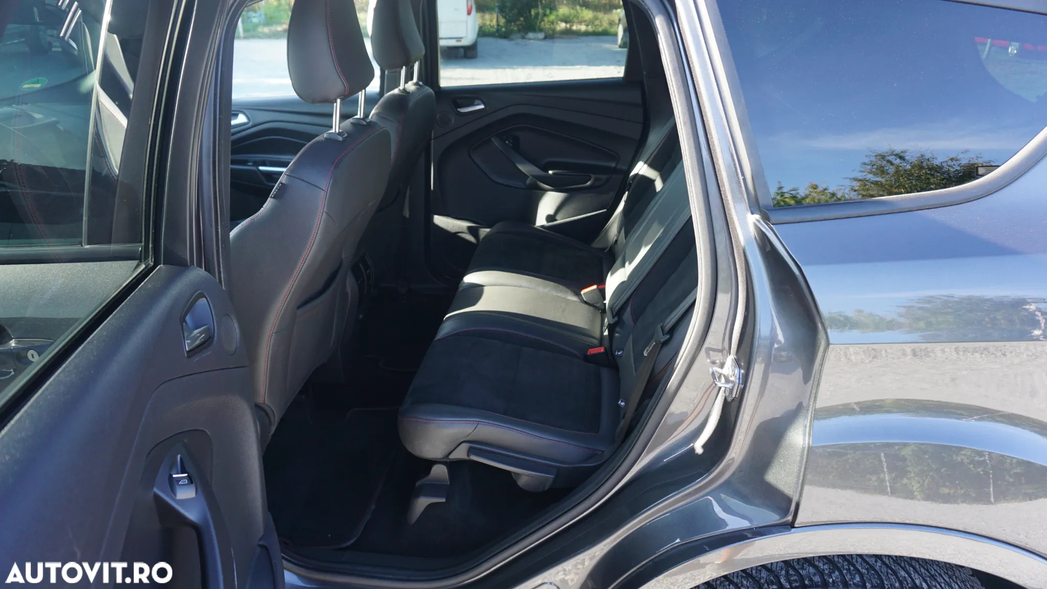Ford Kuga 1.5 EcoBoost 4x4 Aut. ST-Line - 8