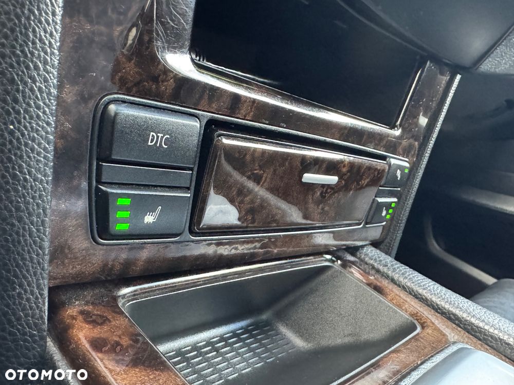 BMW Seria 5 525d - 11