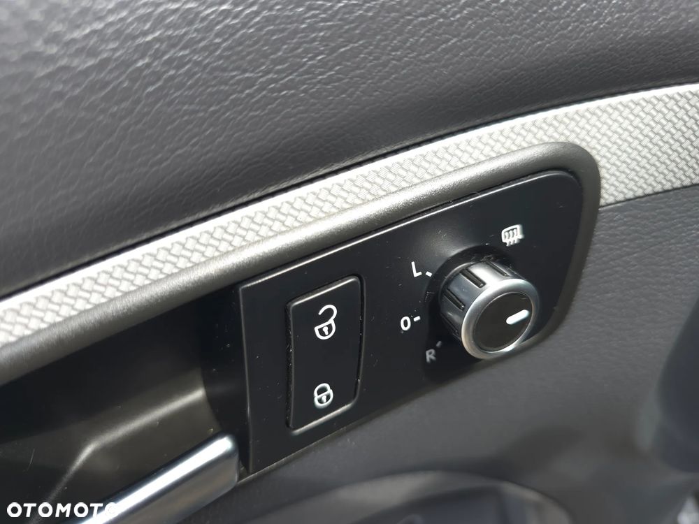 Volkswagen Touran 1.6 TDI DPF BlueMotion Technology DSG MATCH - 18