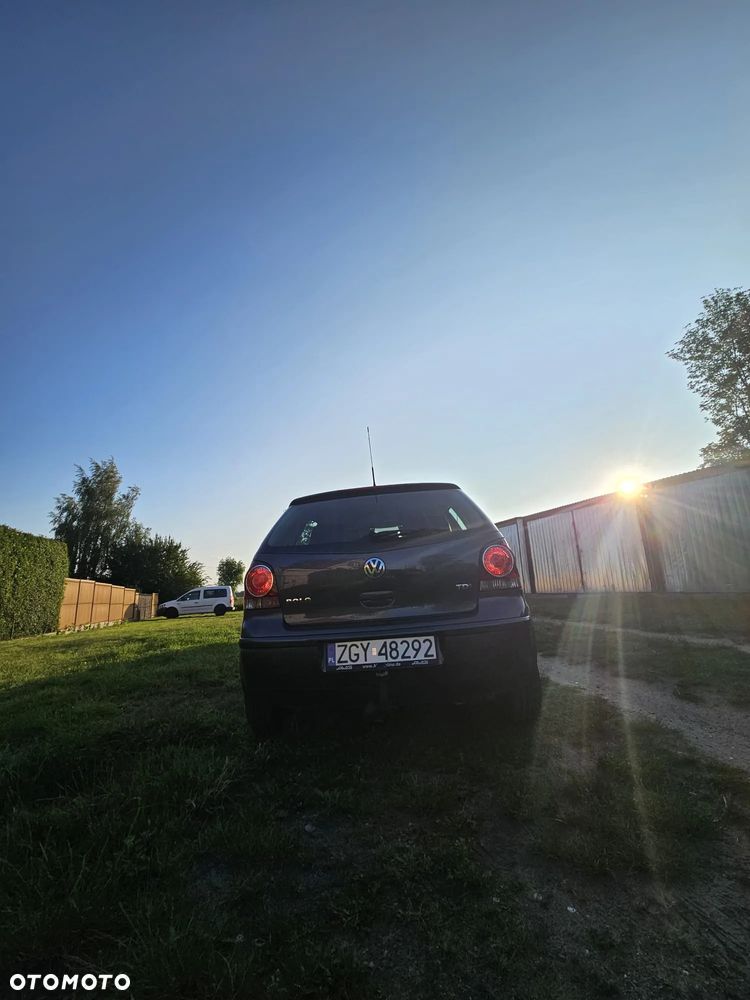 Volkswagen Polo - 4