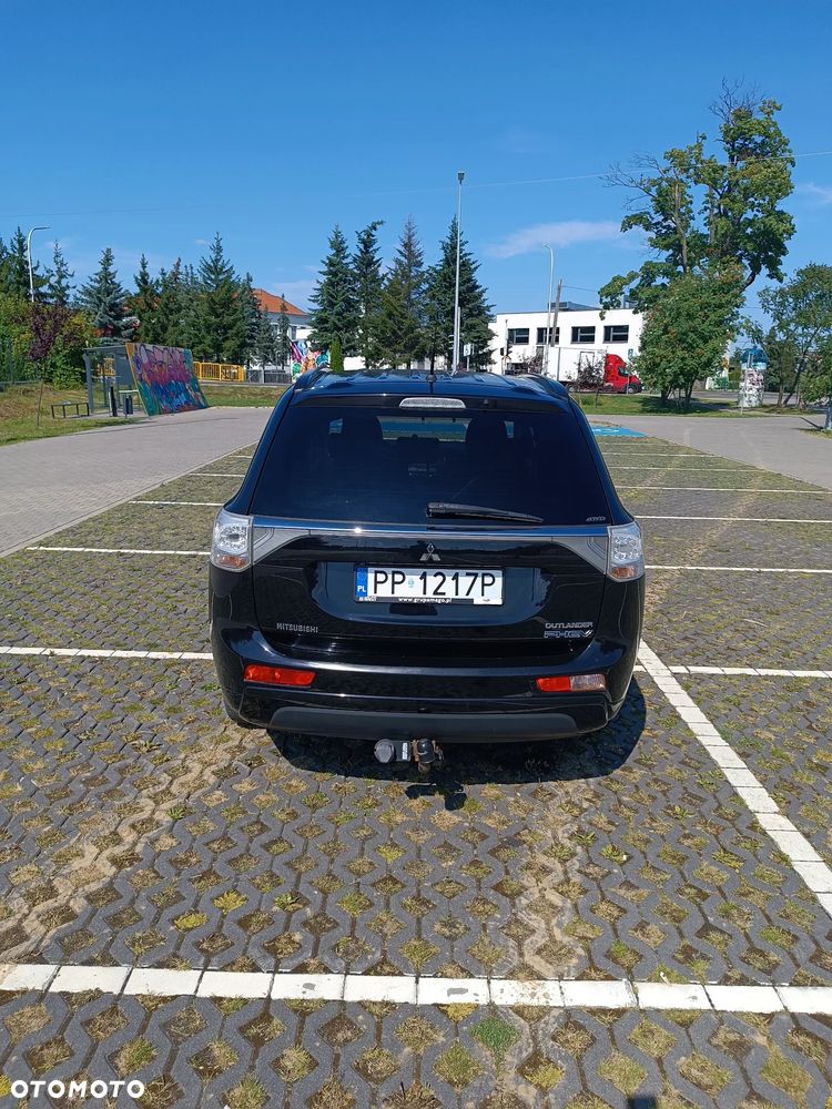 Mitsubishi Outlander Instyle NAVI + - 6