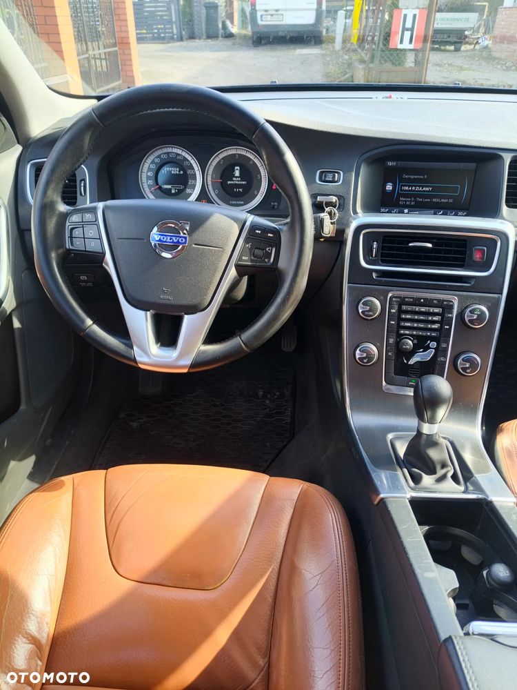 Volvo V60 D3 Momentum - 14