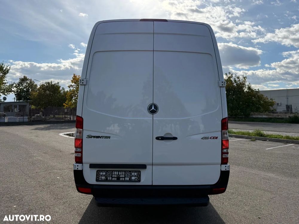 Mercedes-Benz Sprinter - 10