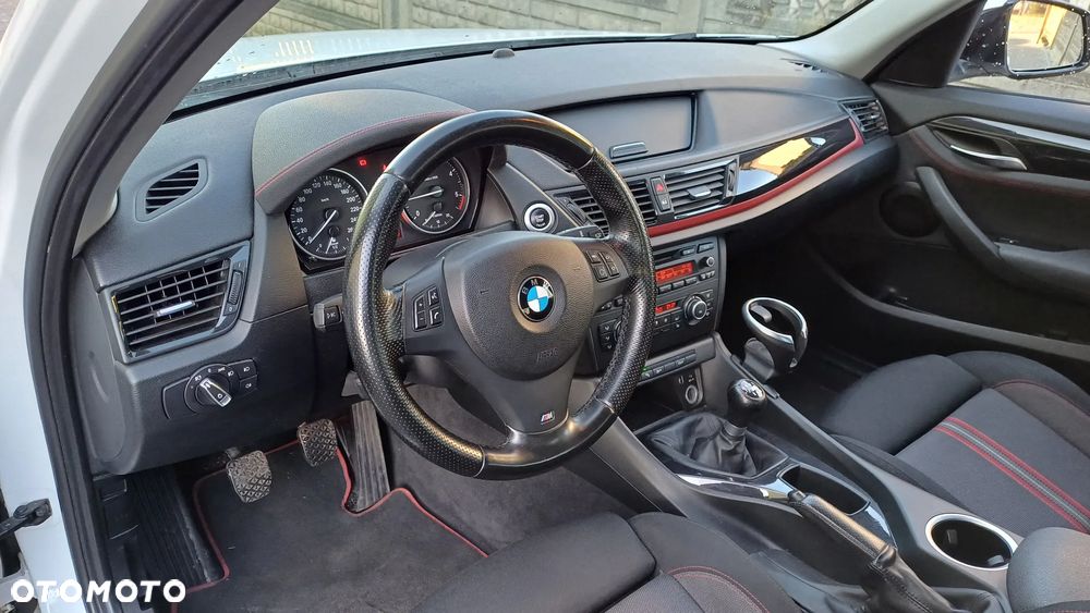 BMW X1 sDrive18d xLine - 11