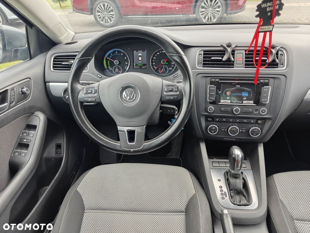 Volkswagen Jetta - 16