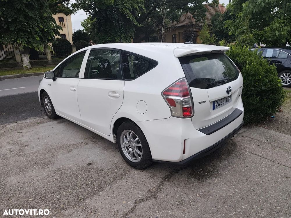 Toyota Prius+ (Hybrid) - 5