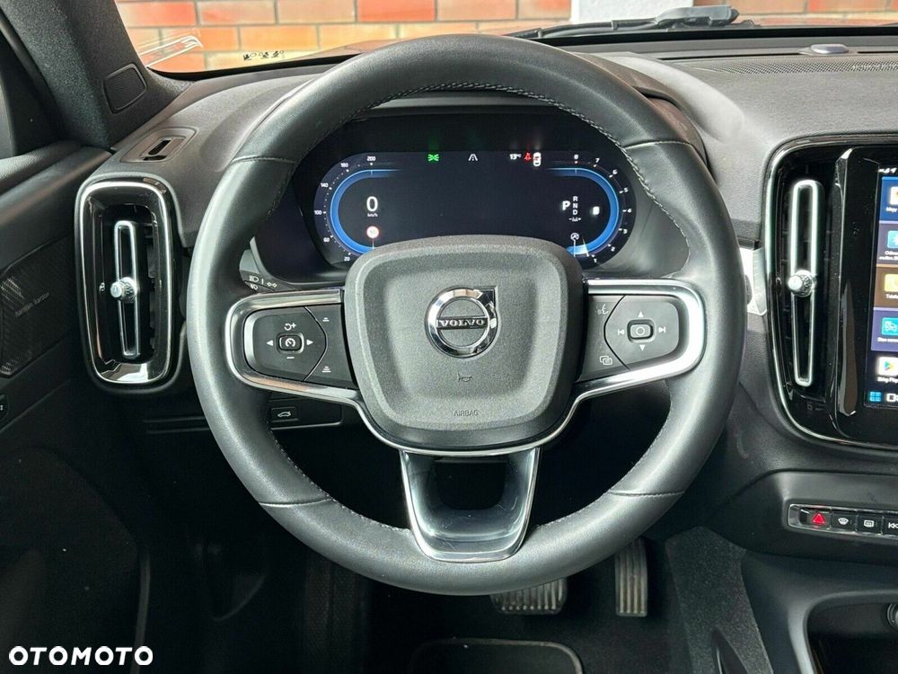 Volvo XC 40 B3 Plus Bright - 17