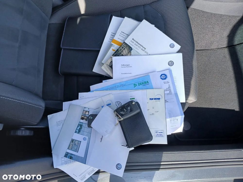Volkswagen Golf 2.0 BlueTDI Highline - 35