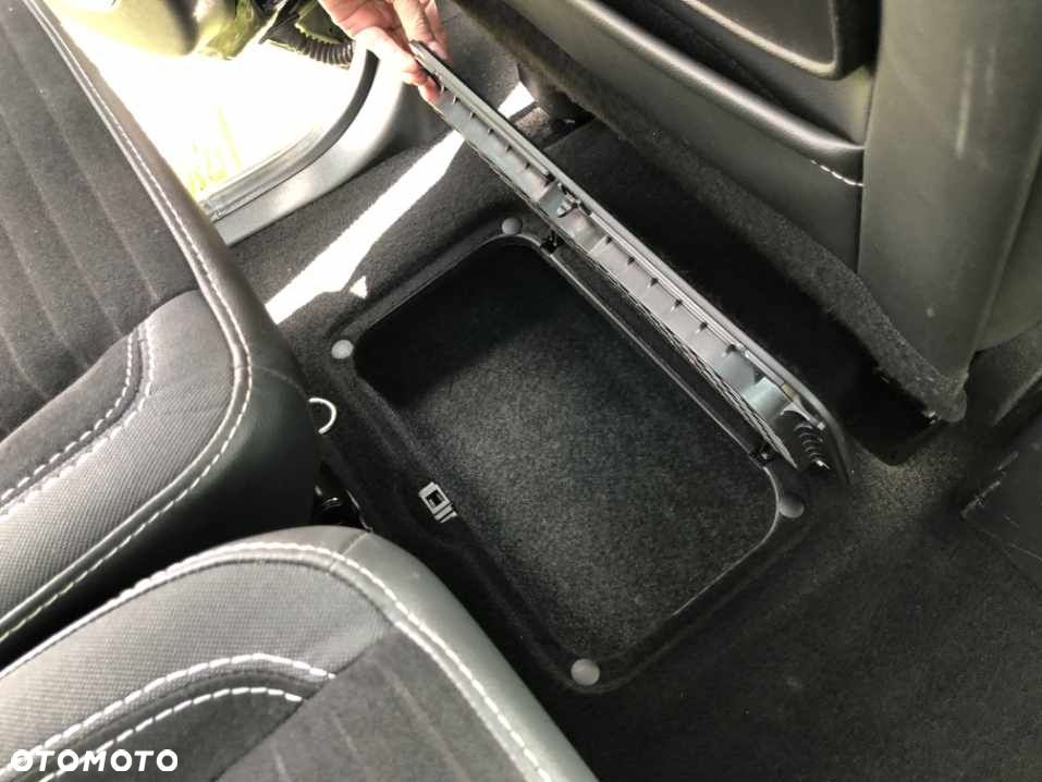 Renault Scenic Energy dCi 130 S&S Xmod Bose Edition - 26