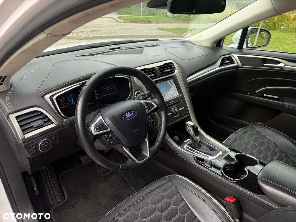 Ford Mondeo 2.0 Hybrid Vignale - 13