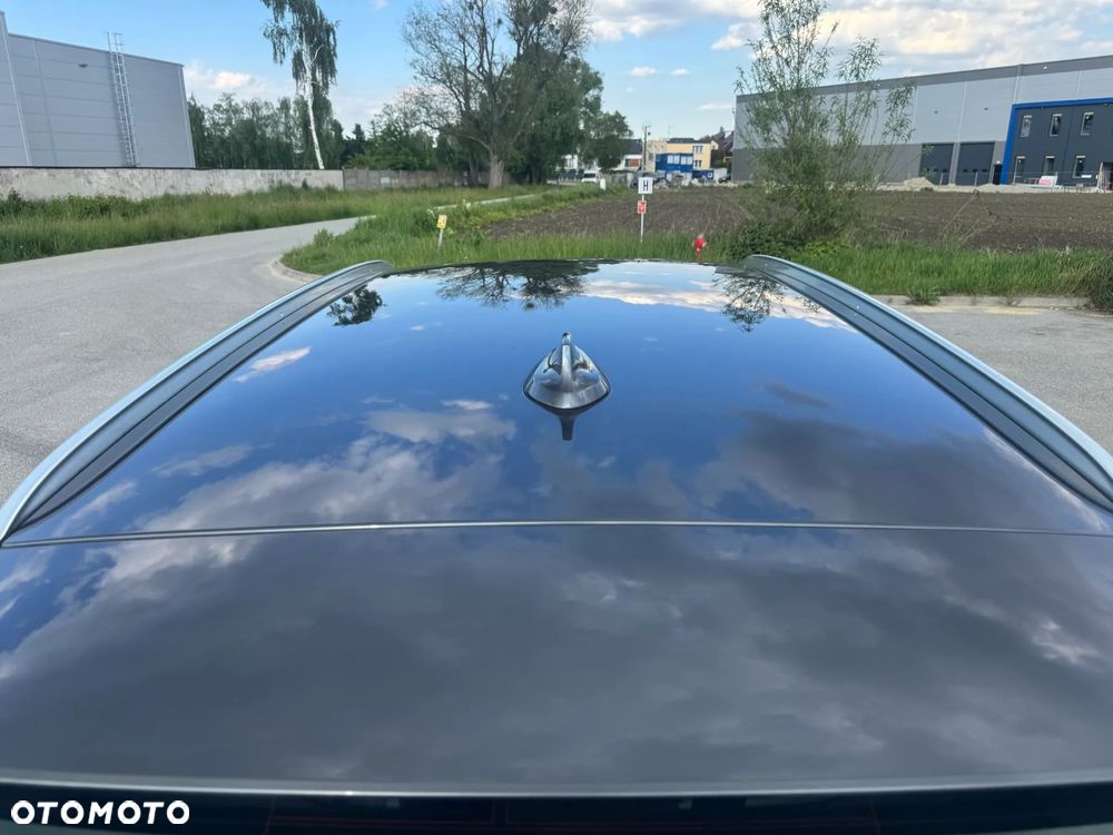 BMW Seria 3 320d Sport Line - 9