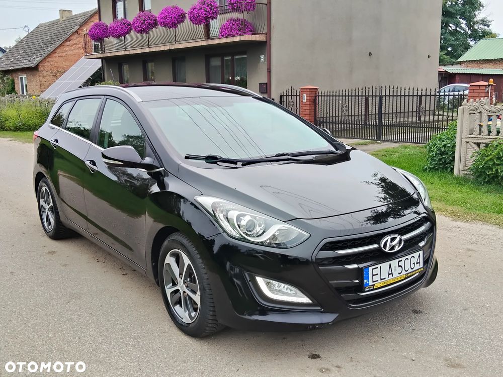 Hyundai i30 i30cw 1.6 CRDi Fifa World Cup Edition - 14