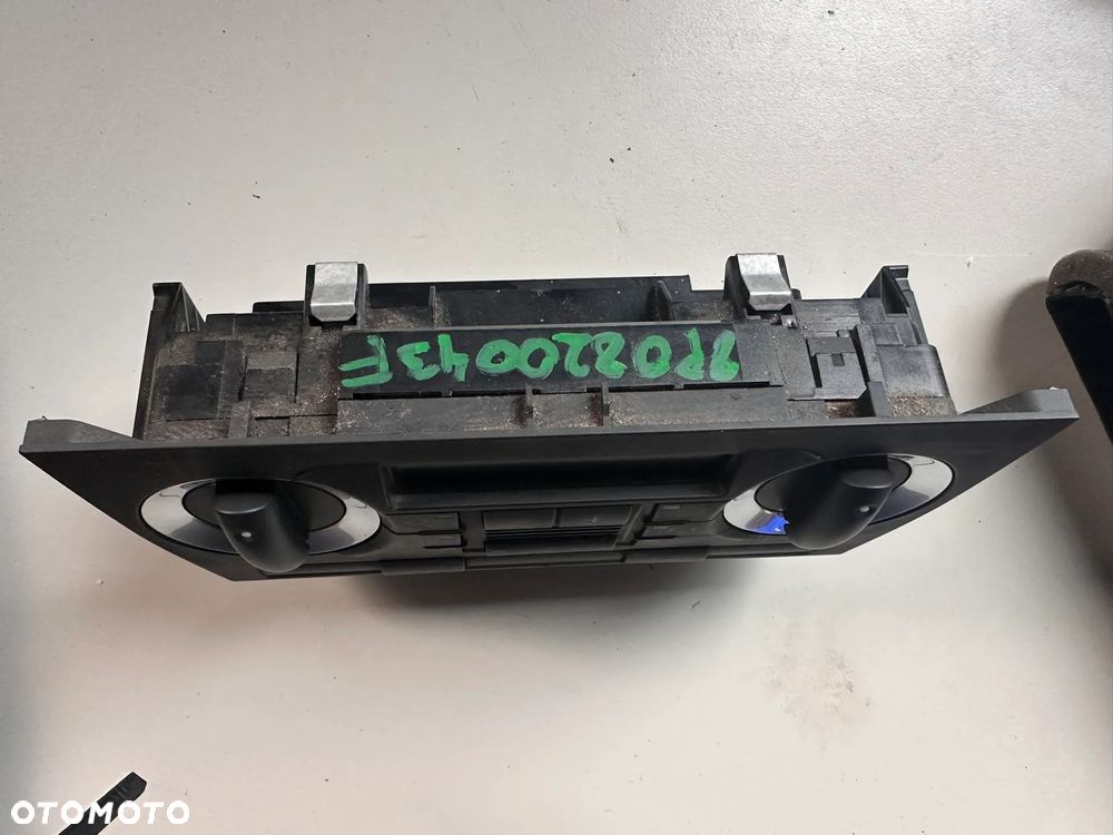 Panel klimatyzacji Audi A3 8P 8P0820043F - 3