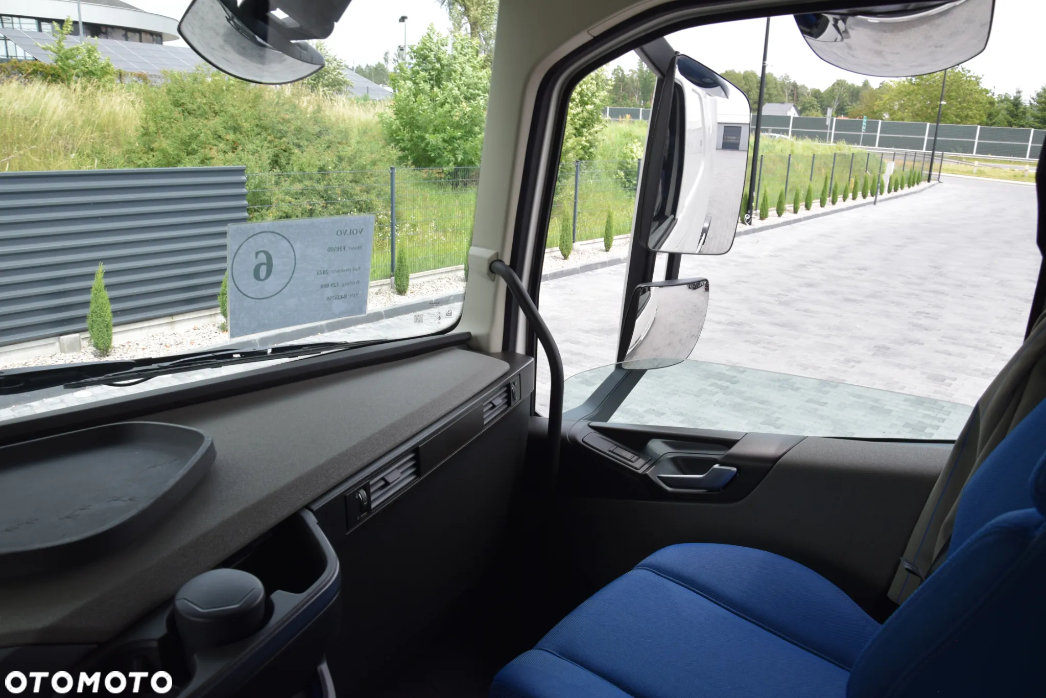 Volvo FH500 / EURO 6 / NOWY MODEL / KLIMATYZACJA POSTOJOWA / ACC / LEDY / 2 ZBIORNIKI / FULL SPILERY / 2023 / NISKI PRZEBIEG / SERWISOWANY / SPROWADZONY - 29
