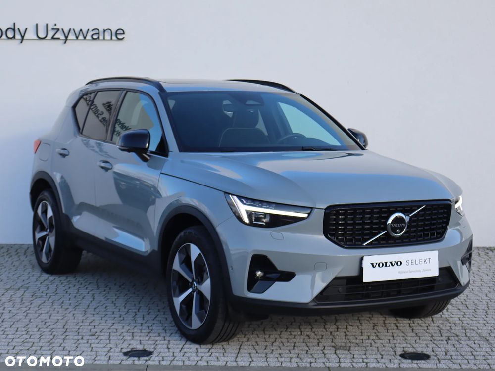 Volvo XC 40 B4 Plus Dark - 9