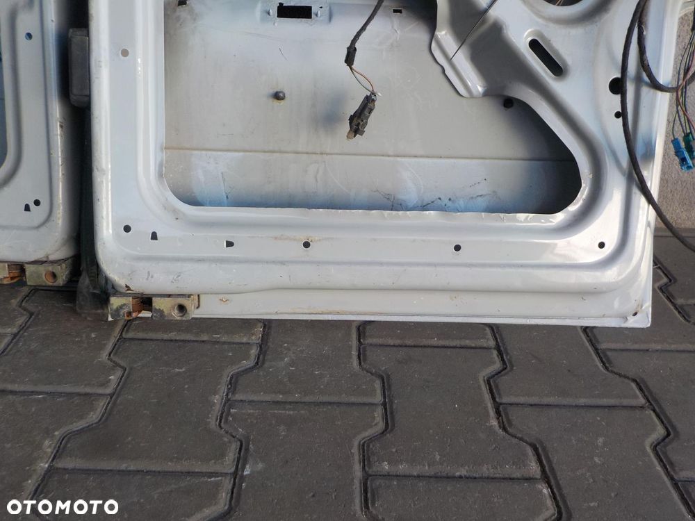 VW T4 DRZWI SKRZYDEŁKOWE TYŁ TYLNE PRAWE LEWE - 8