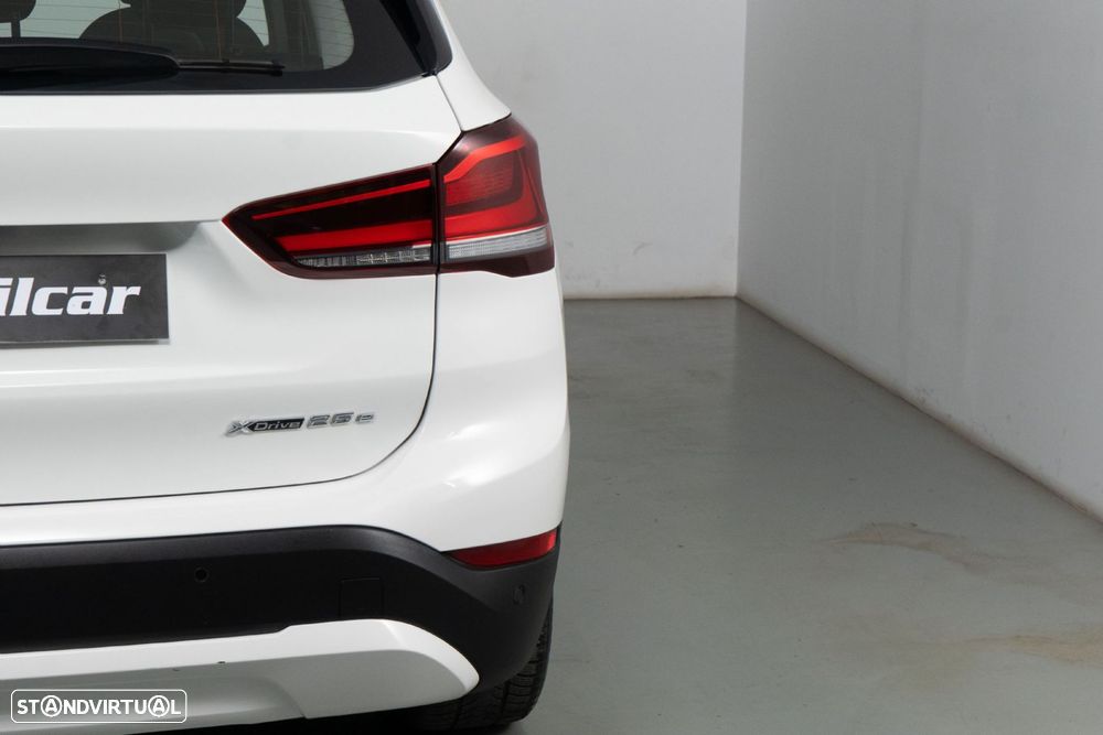 BMW X1 25 e xDrive Corporate Edition - 18