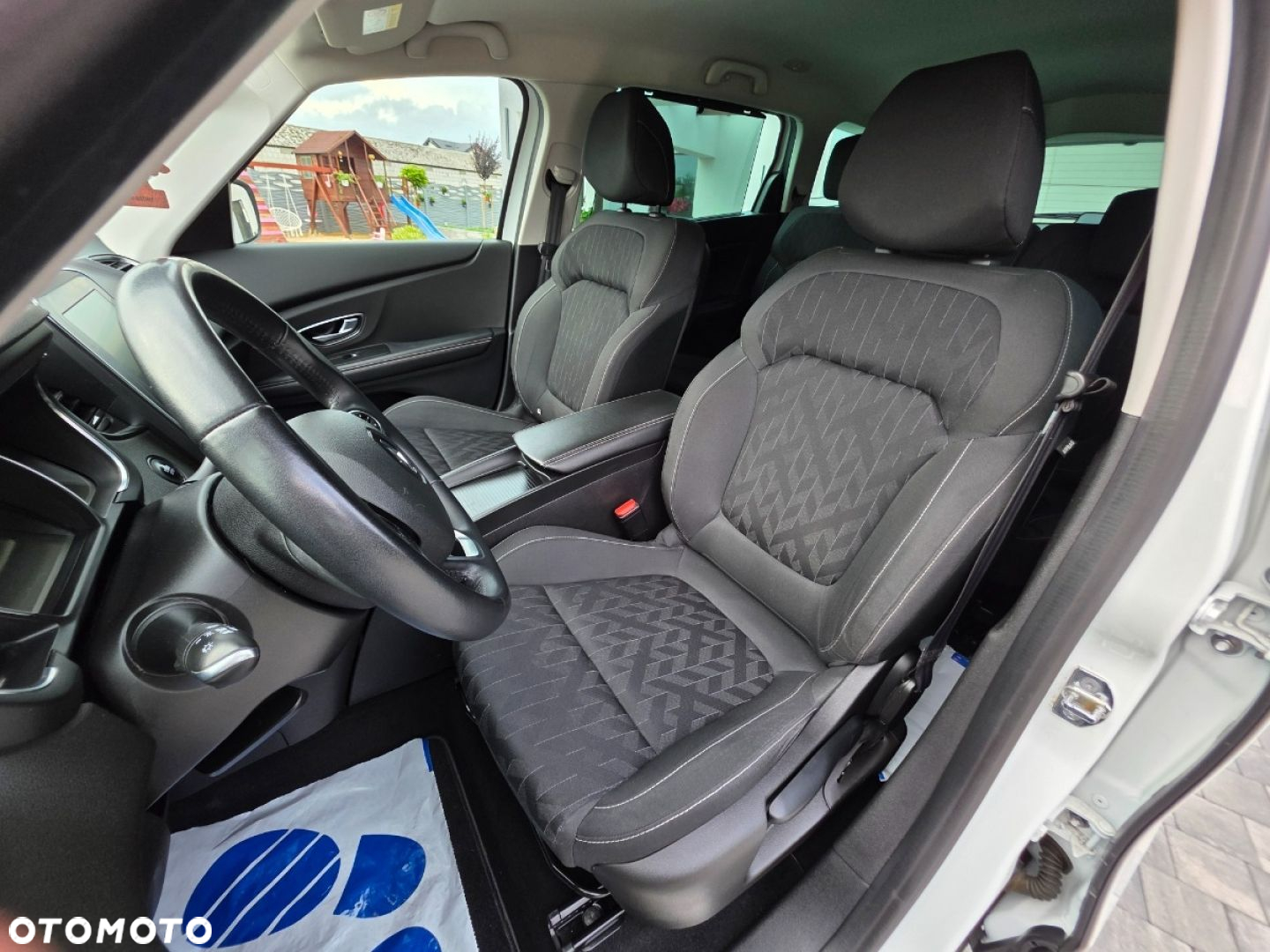 Renault Grand Scenic - 15