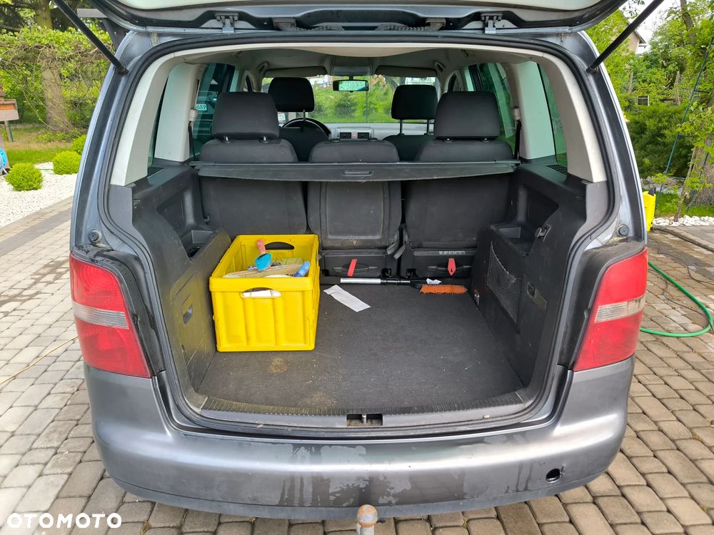 Volkswagen Touran 2.0 TDI Highline - 6