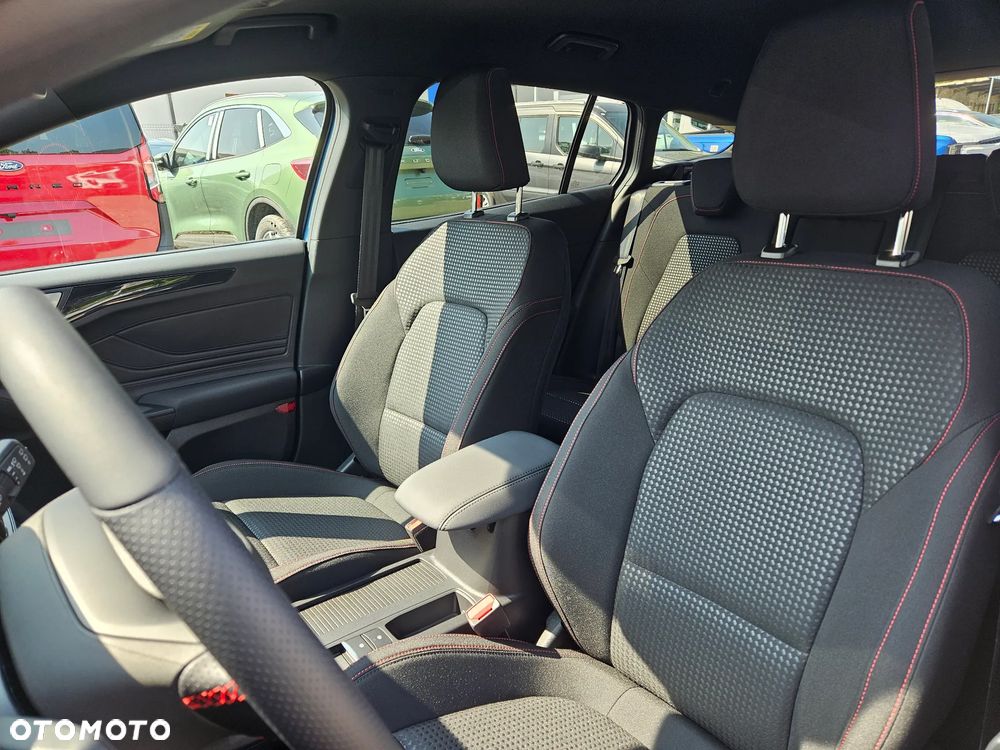 Ford Focus 1.0 EcoBoost mHEV ST-Line X - 13