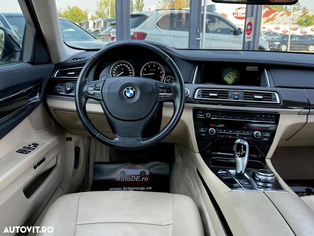 BMW Seria 7 740Li - 9