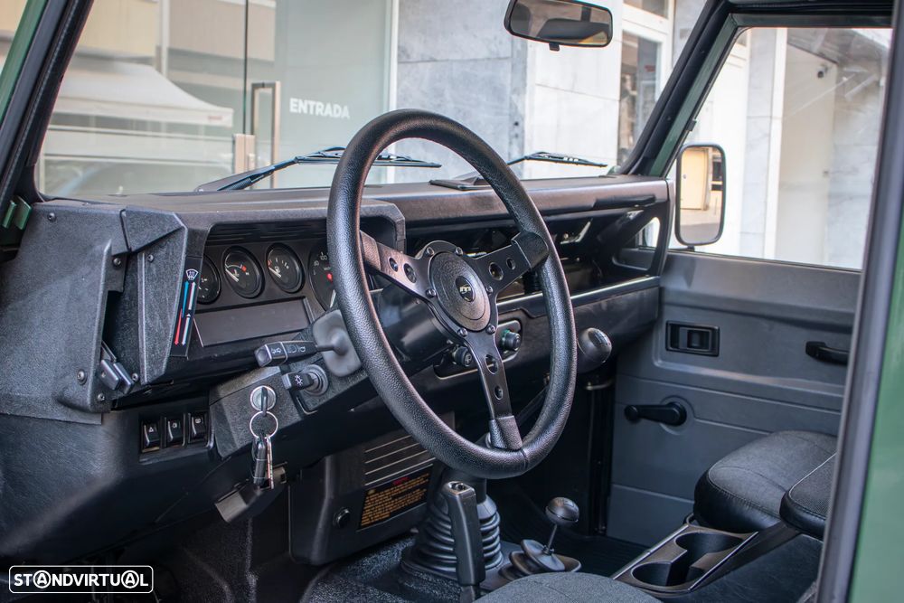 Land Rover Defender 90 2.5 TD5 Metal Top - 7