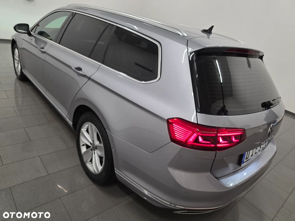 Volkswagen Passat - 5