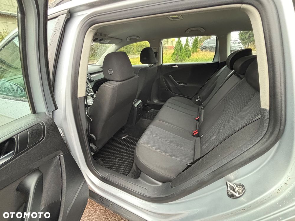 Volkswagen Passat Variant 2.0 TDI DPF DSG Comfortline - 18