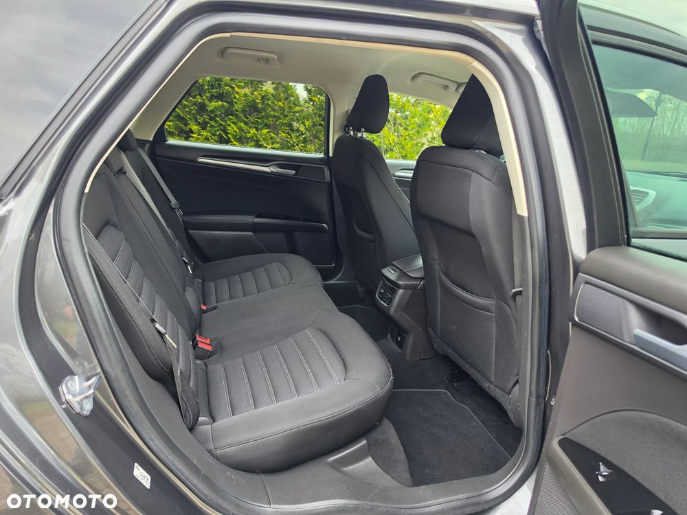 Ford Mondeo 2.0 TDCi Titanium - 36