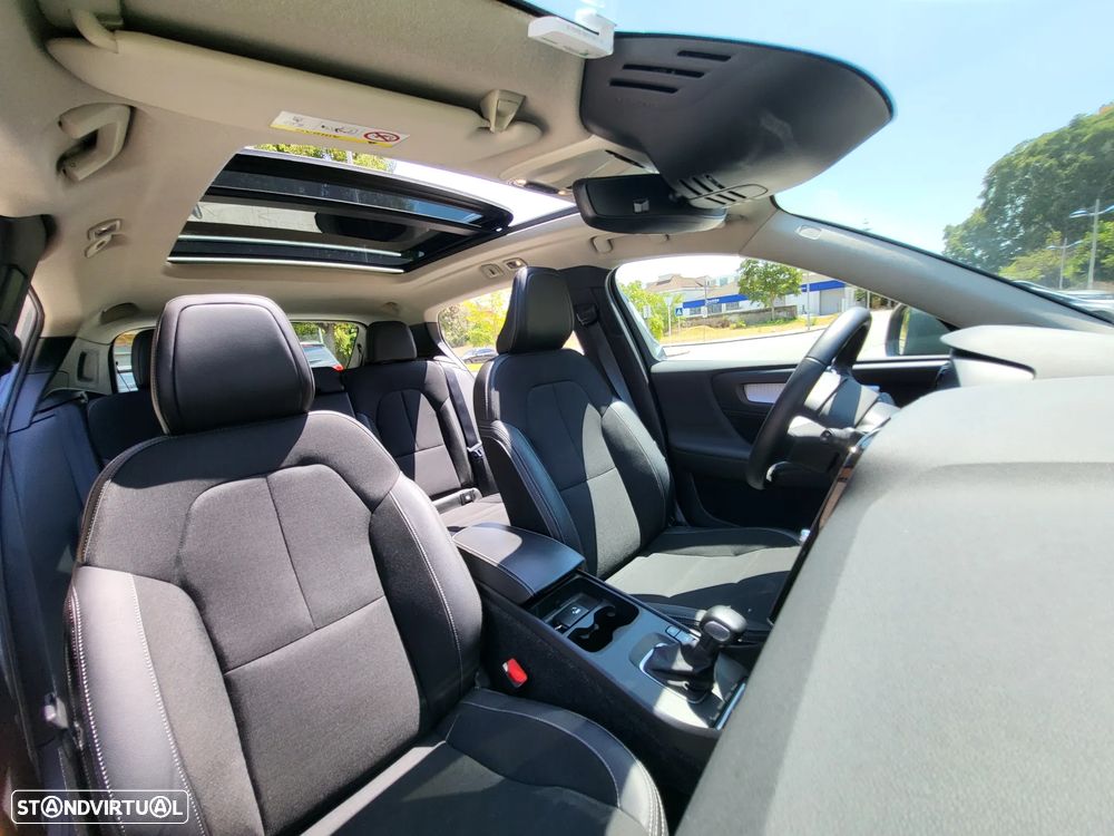 Volvo XC 40 1.5 T3 Tech Edition - 13