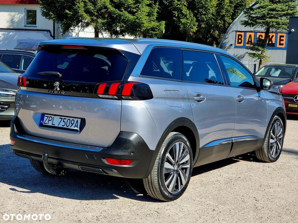 Peugeot 5008 - 5