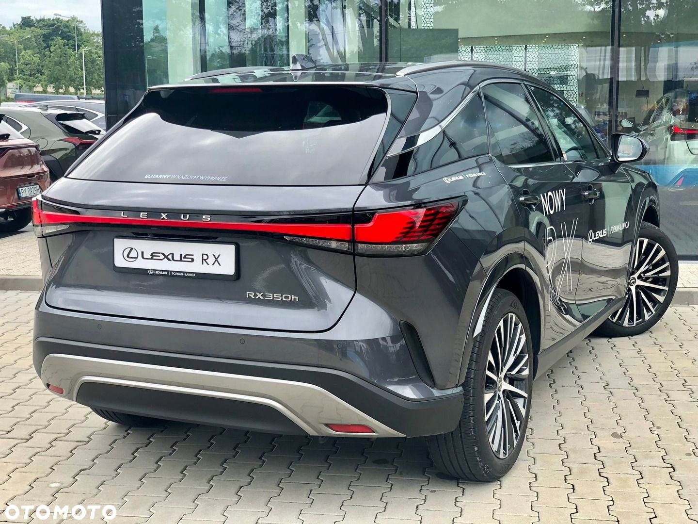 Lexus RX - 12